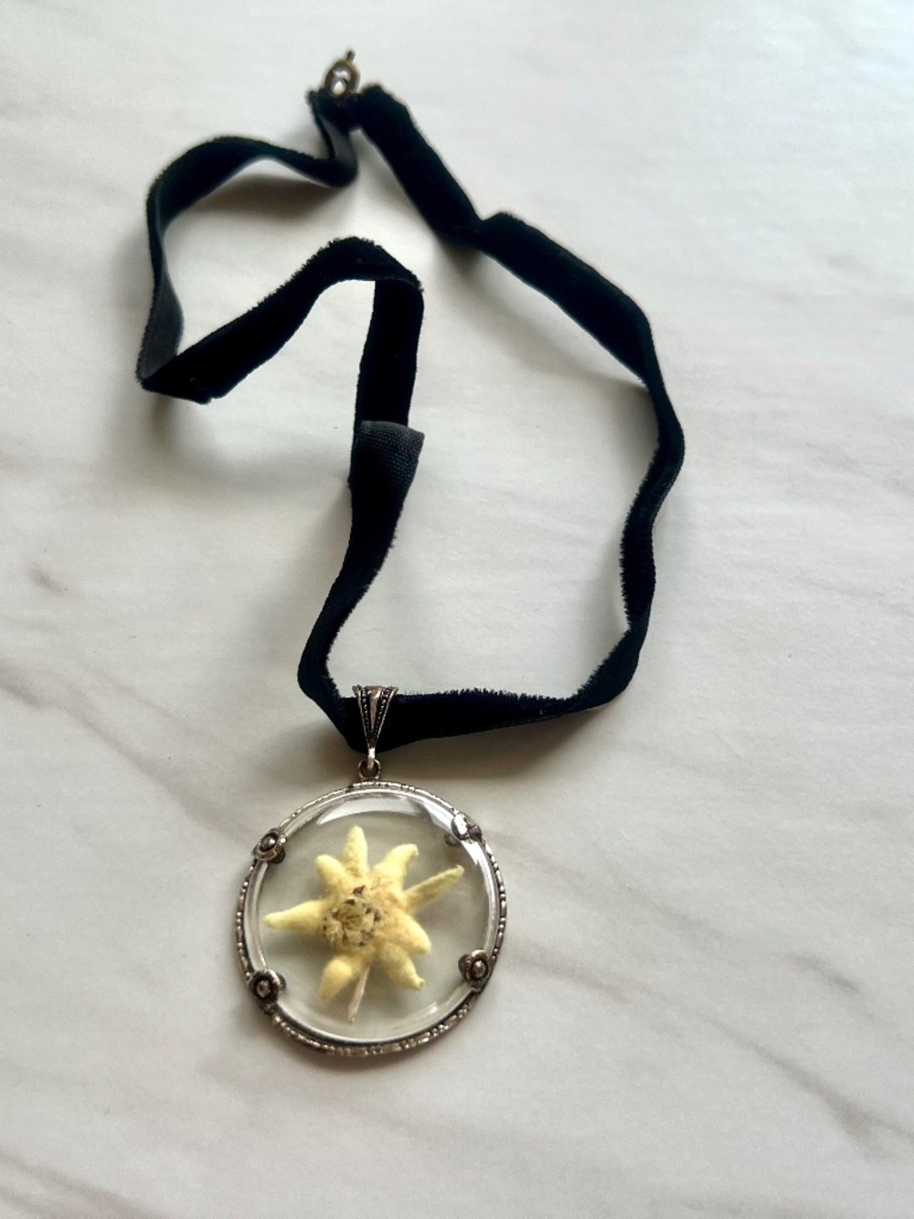 Vintage Edelweiss Flower Choker Necklace Oktoberfest German Jewellery